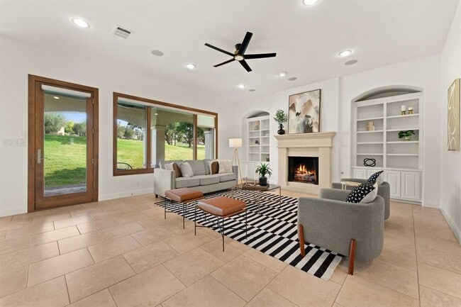 Foto del edificio - 15 Borello Drive