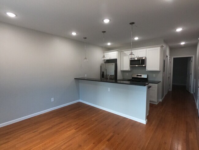 Building Photo - 1502 43rd St