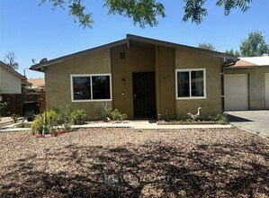Building Photo - 627 Solano Dr