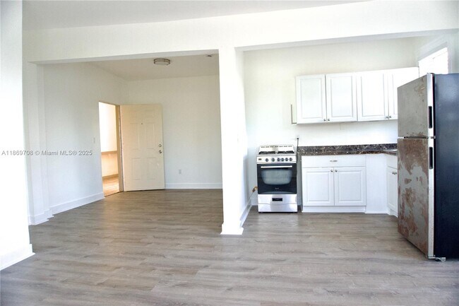 Foto del edificio - 501 SW 6th Ct