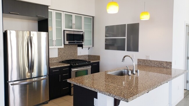 Building Photo - Santa Ana Loft