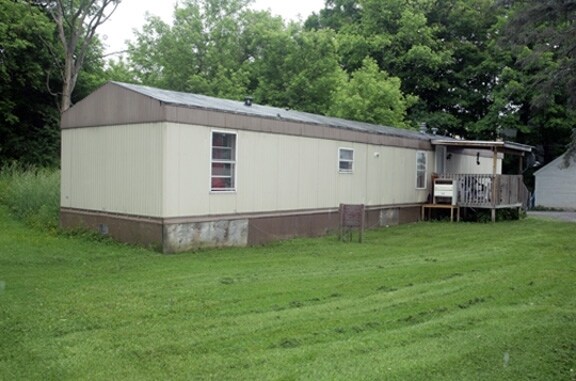 trailer - 87-91 E Main St