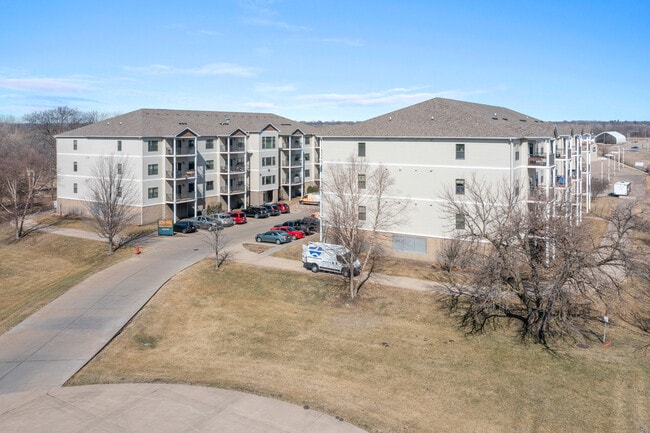 Building Photo - Parkway Commons
