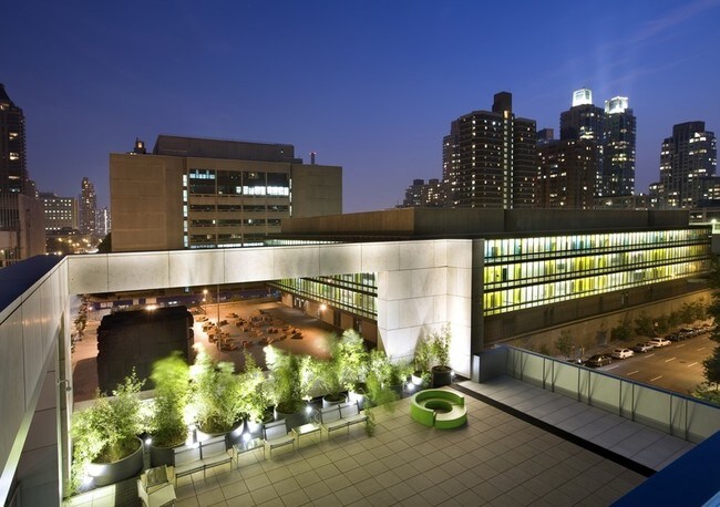 Building Photo - 200 W 67th St