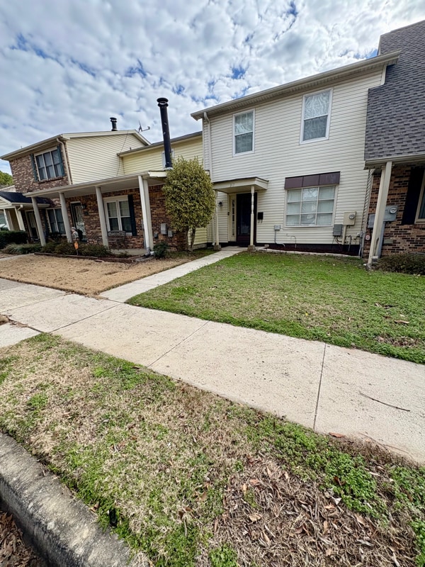 Building Photo - 317 Chateau Dr SW