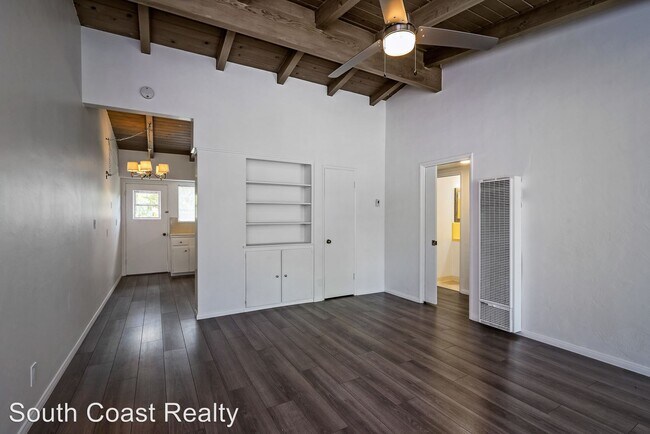 Building Photo - 1801 De La Vina St
