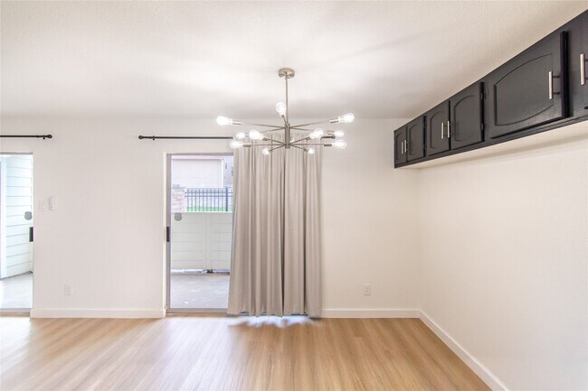 Building Photo - 14555 Wunderlich Dr