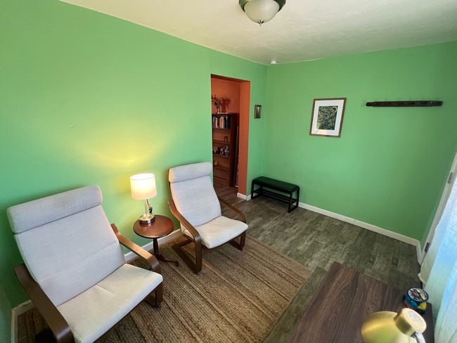 Building Photo - 1337 W El Rio Dr