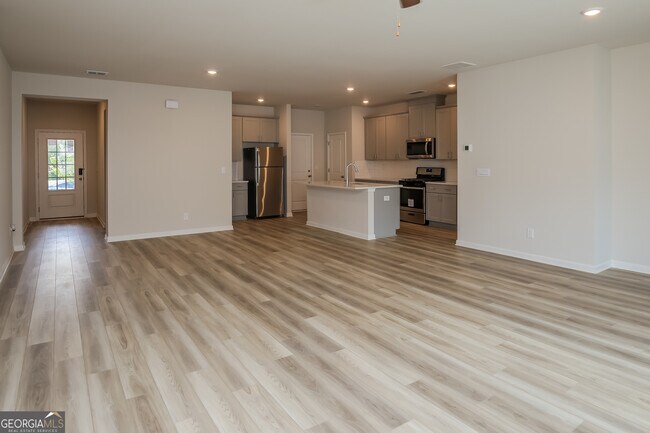 Foto del edificio - 1347 Sunny Lk Dr