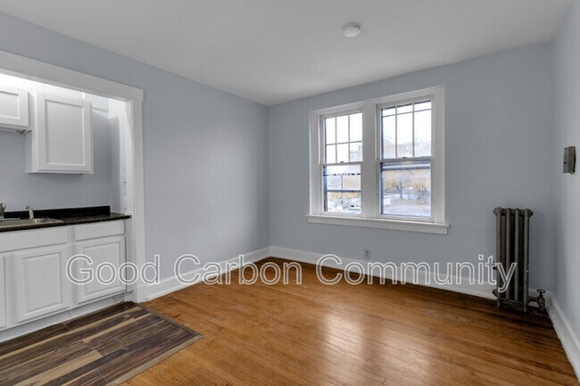 Building Photo - 870 Lafayette Ave