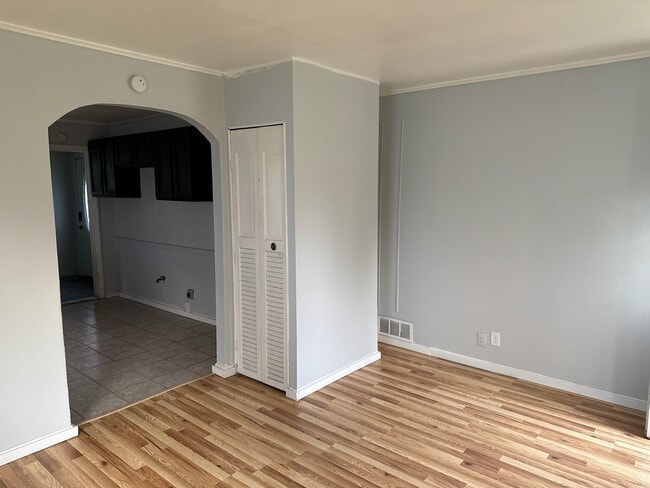 Building Photo - 4521 Victory Ave