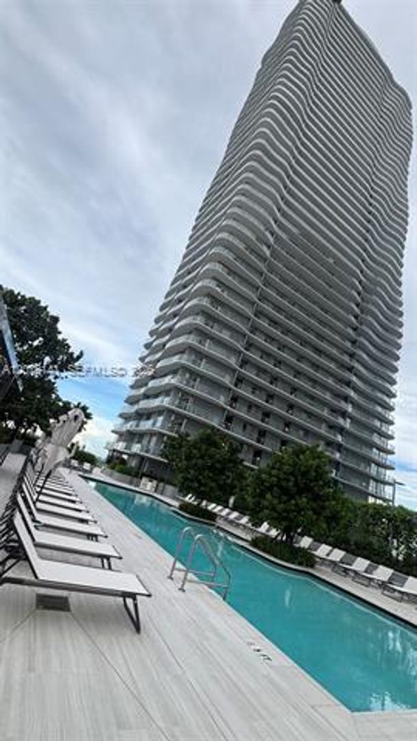 Building Photo - 1400 Biscayne Blvd