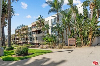 Building Photo - 1745 Camino Palmero St