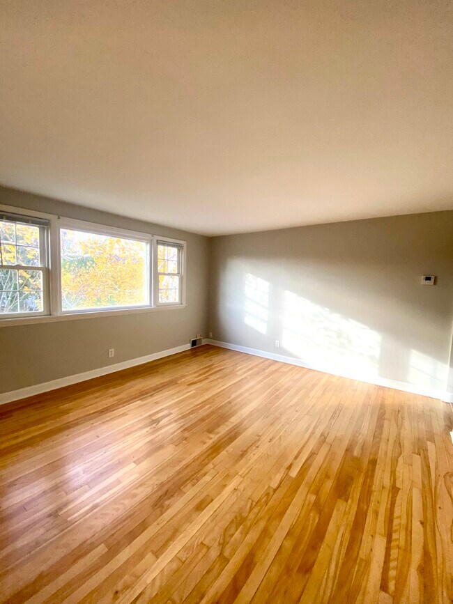 Foto del edificio - 3860 N Morris Blvd