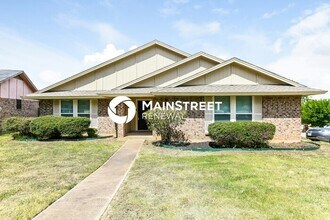 Building Photo - 6800 Penhurst Dr