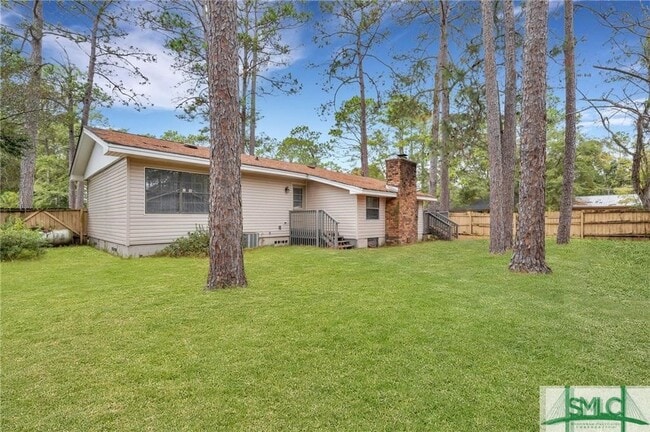 Building Photo - 900 Greenbriar Rd