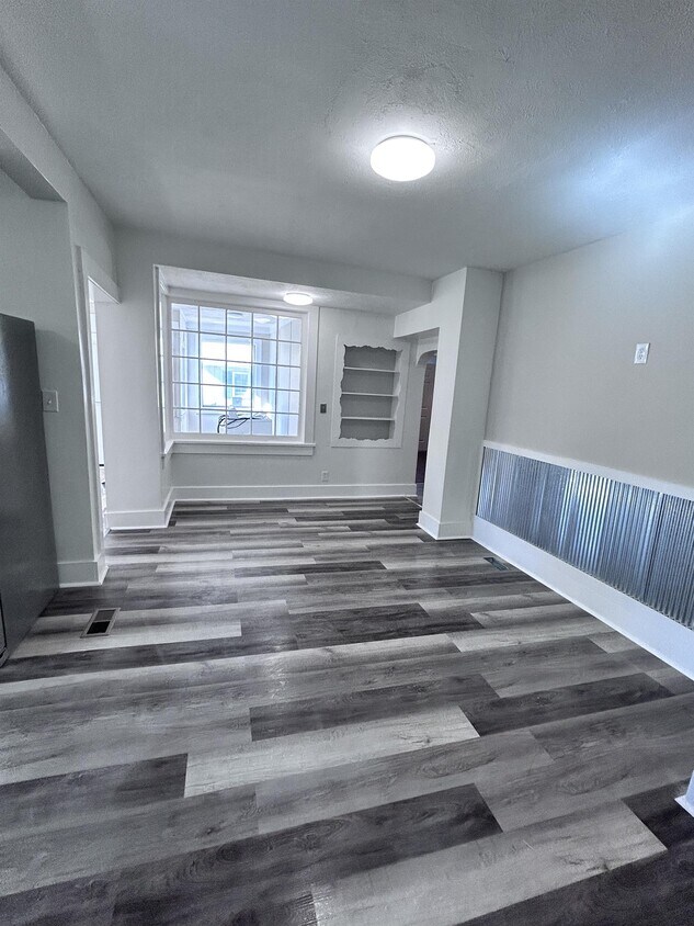 414 S Locust St, Ottawa, KS 66067 House Rental in Ottawa, KS