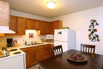 Danbury - Town & Country Apartments