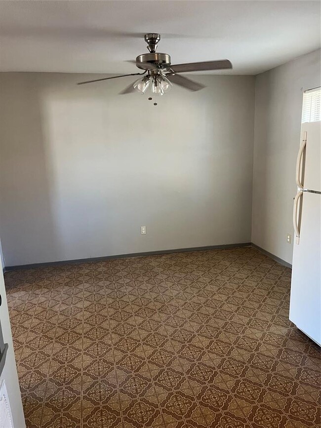 Foto del edificio - 705 Guadalimar St