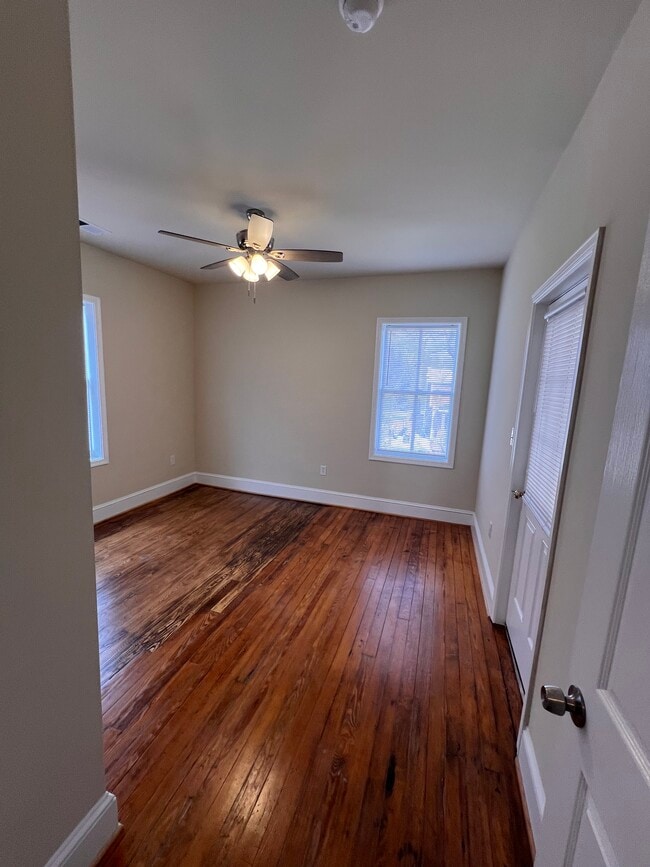 Building Photo - 1005 W High St