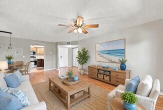 Building Photo - 2541 Carambola Cir N