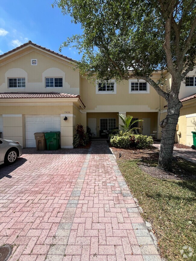 Exotic Acres Student Apartments for Rent Davie, FL 1 Rentals
