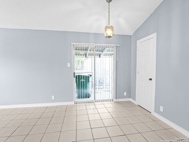 Foto del edificio - 715 Meadow Gate
