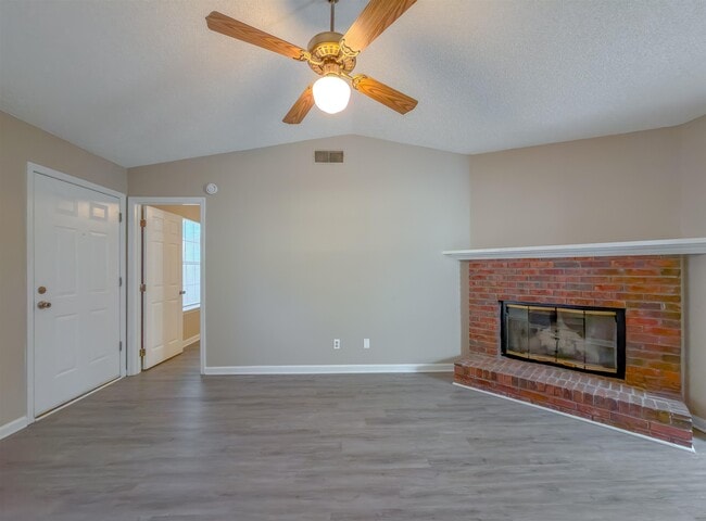 Building Photo - 2415 Talco Hills Dr