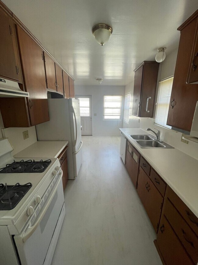 Foto del edificio - Normal Heights 3 Bedroom 2 Bath Home