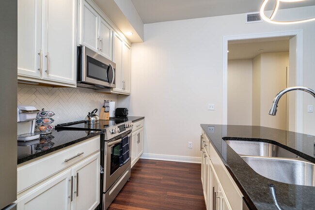 Cuadrado 204 - Peregrine Square