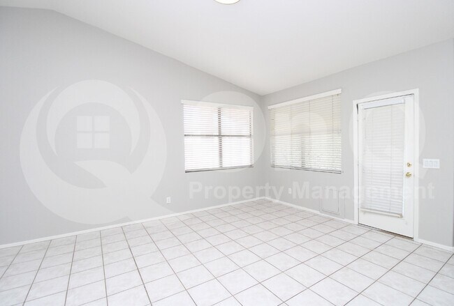 Foto del edificio - 606 E Cathy Dr