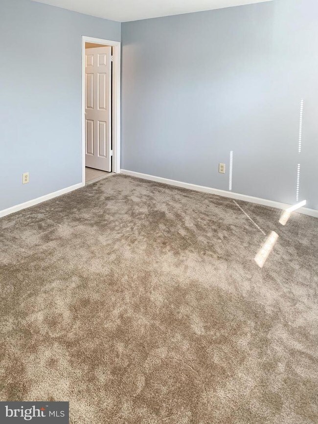 Building Photo - 290 Stone Ridge Dr