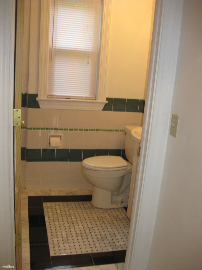 Foto del edificio - 227 Heath St