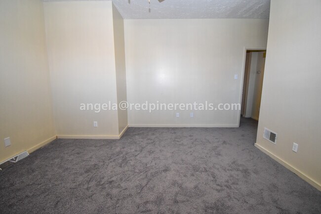 Building Photo - 1017 Chartiers Ave