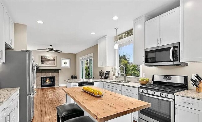 Building Photo - Elegant four-bedroom home located in desir...