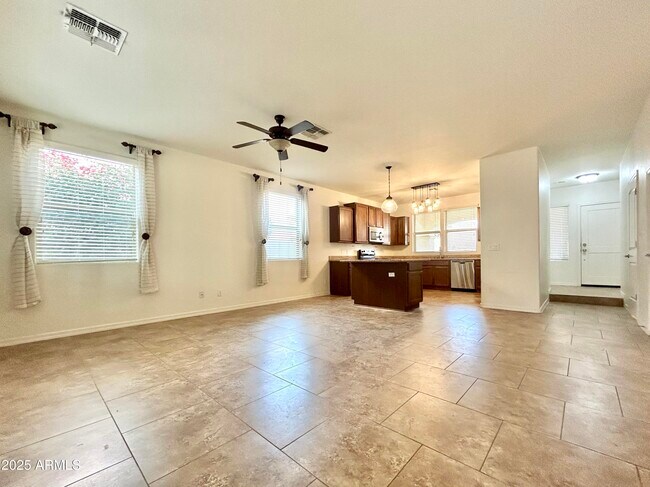 Foto del edificio - 1418 S Jessica Ln