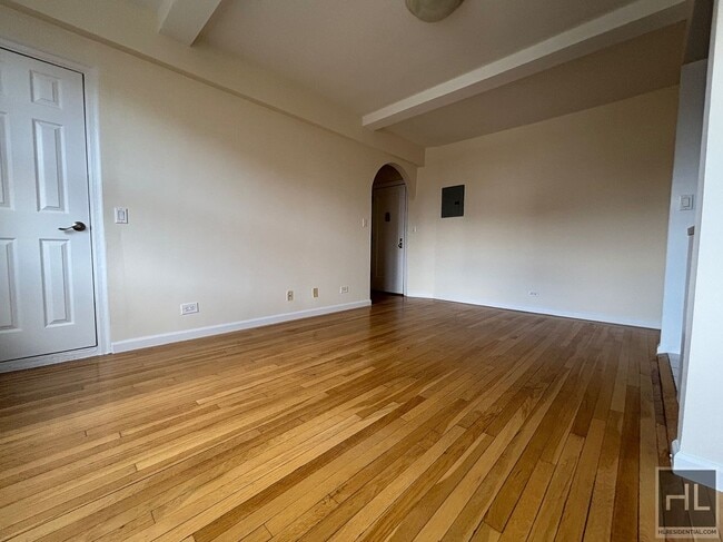 Building Photo - AMSTERDAM AVENUE