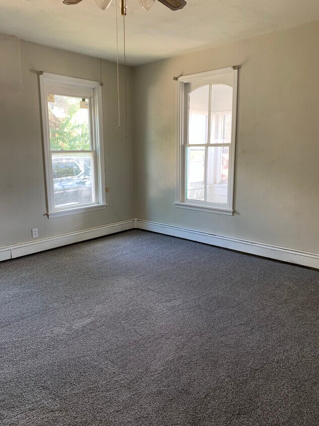 880 W Galena Ave, Freeport, IL 61032 House Rental in Freeport, IL