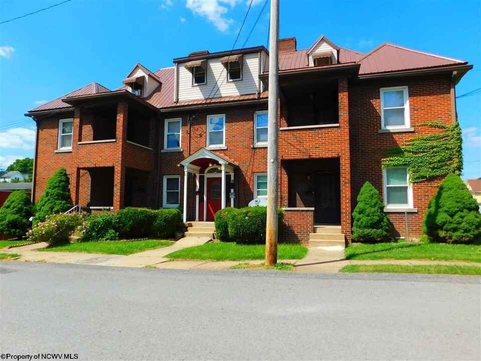 Safe, brick with off-street parking - 701 6th St