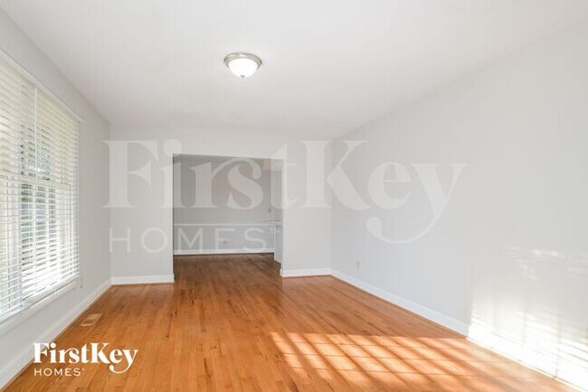 Foto del edificio - 317 Hill Trail Dr