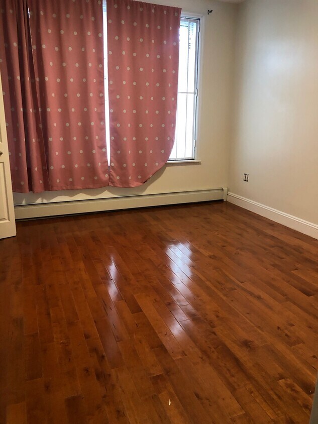 Foto del edificio - 2348 E 22nd St