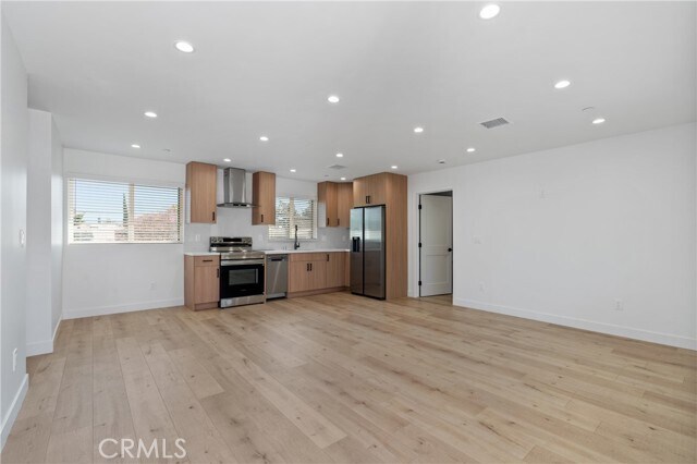 Foto principal - 11142 Woodley Ave