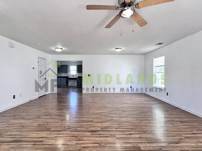 Foto del edificio - 492 Denman Loop