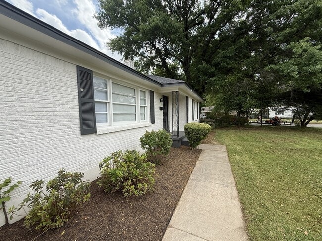 Foto del edificio - 914 Stratford Rd