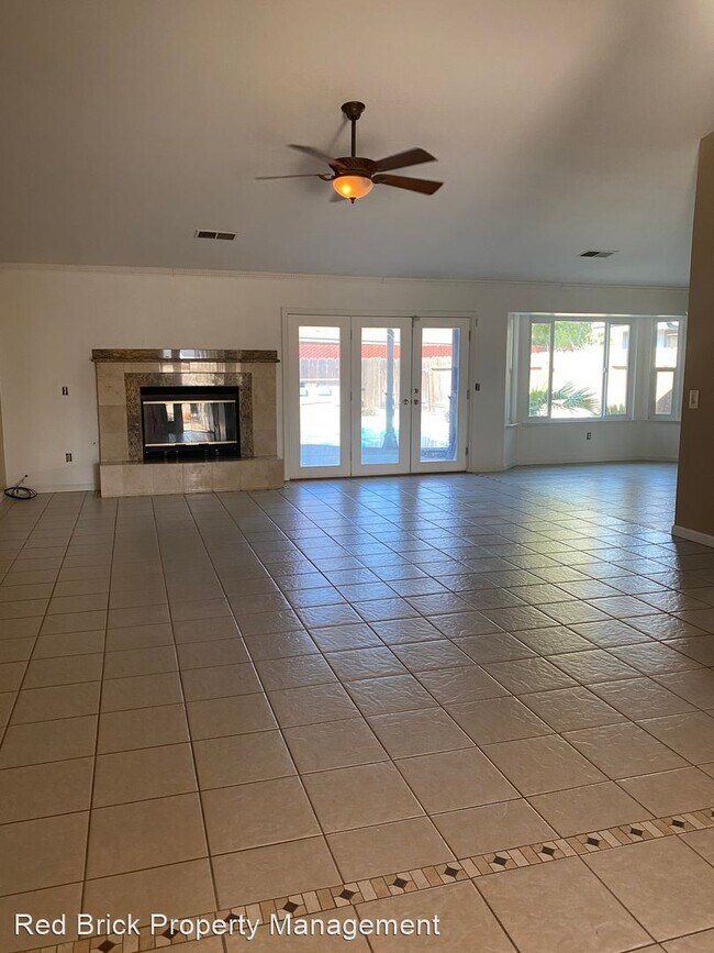 Foto del edificio - 3 br, 2 bath House - 1111 E. Donna Dr.