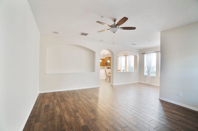 Building Photo - 10369 Lake District Ln