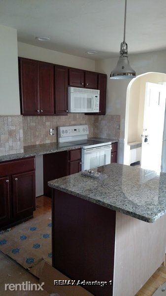 Foto del edificio - 3 br, 1 bath House - 308 Coburn Ave