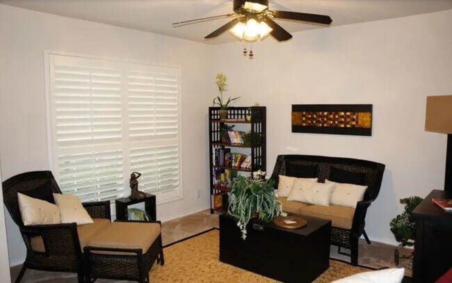 Foto del edificio - 26703 Redstone Hl