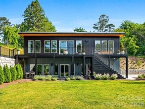 Building Photo - 8 Midland Dr