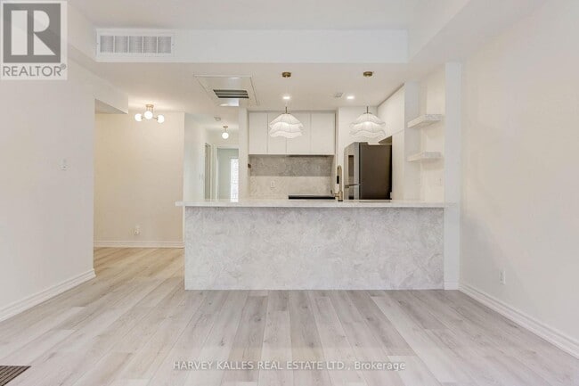 Building Photo - 11 Niagara St